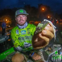 Abu Garcia Adrian Avenas Fantasista Premier / REVO4 Rocket RH Frog Casting Combo 8 Abu Garcia Adrian Avenas Fantasista Premier / REVO4 Rocket RH Frog Casting Combo -Saltwater Reels promo adrian avenas abu garcia fnpc73 7 revo4 rocket frog casting combo 00531.1651242878