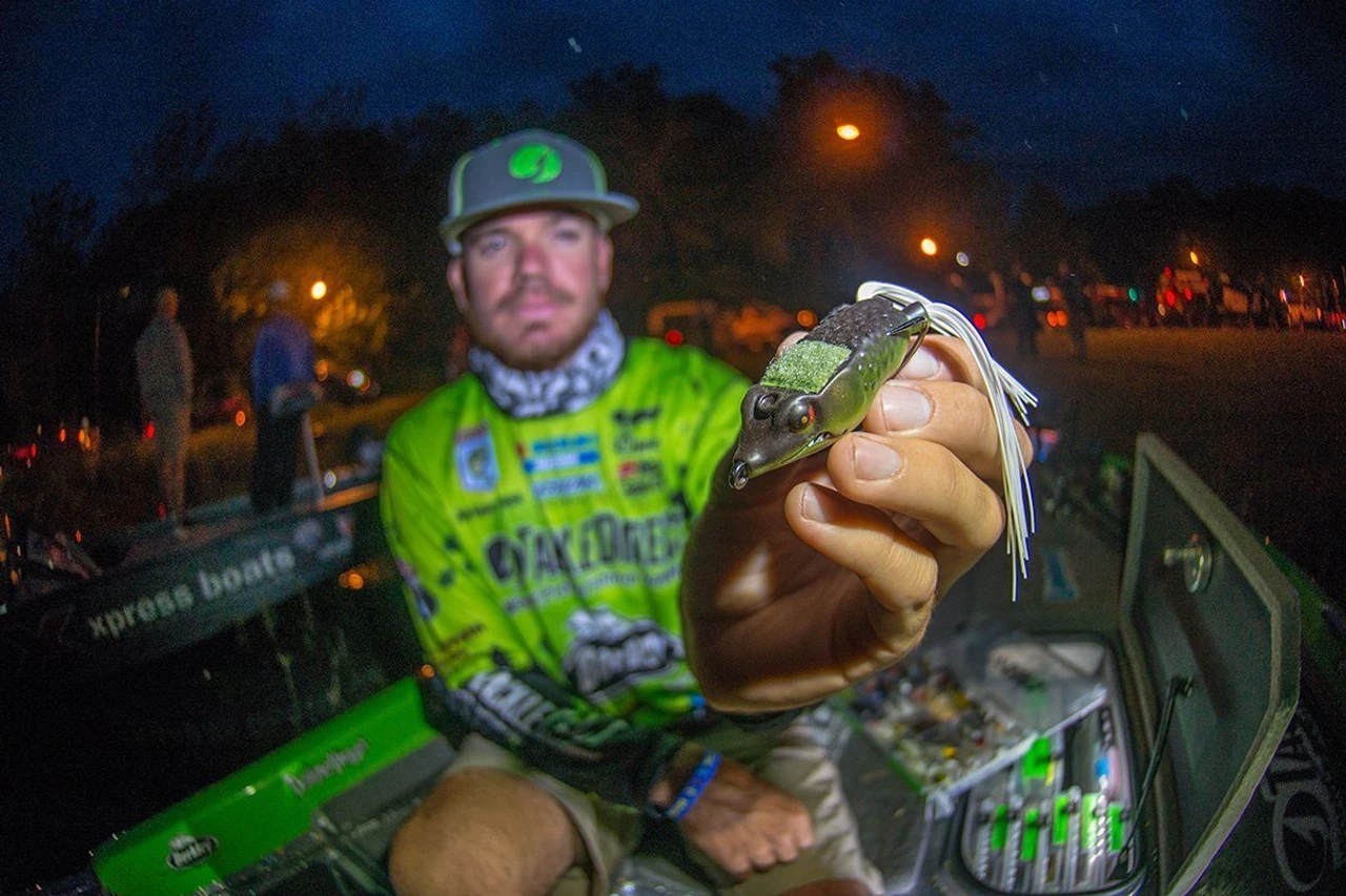 Abu Garcia Adrian Avenas Fantasista Premier / REVO4 Rocket RH Frog Casting Combo 5 Abu Garcia Adrian Avenas Fantasista Premier / REVO4 Rocket RH Frog Casting Combo - Image 3