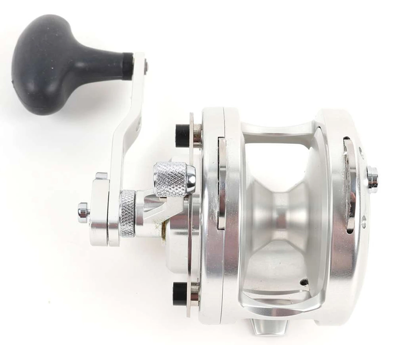 Avet Reels Avet HXJ 5/2 MC Raptor Two-Speed Lever Drag Casting Reel Silver LH 4 Avet Reels Avet HXJ 5/2 MC Raptor Two-Speed Lever Drag Casting Reel Silver LH - Image 2